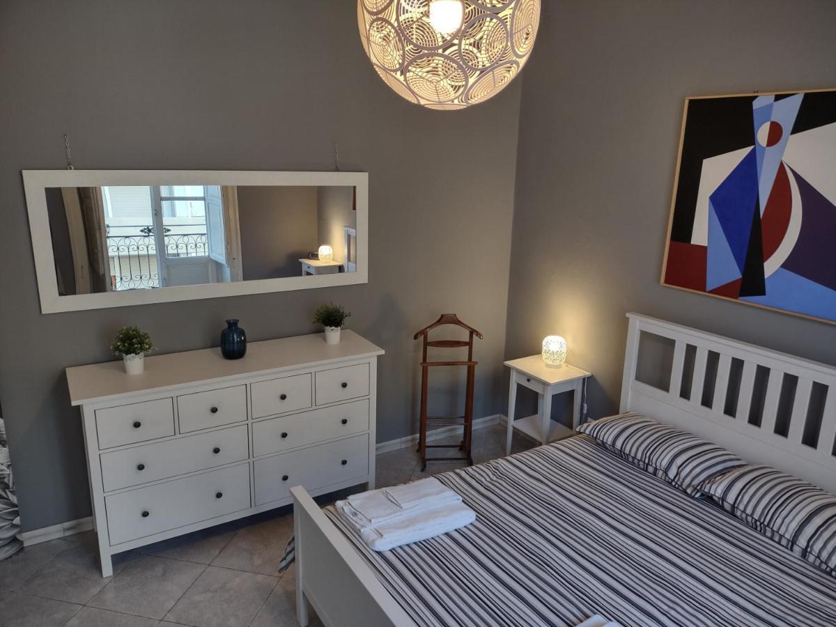 Central Apartment A Due Passi Dal Porto 팔레르모 외부 사진