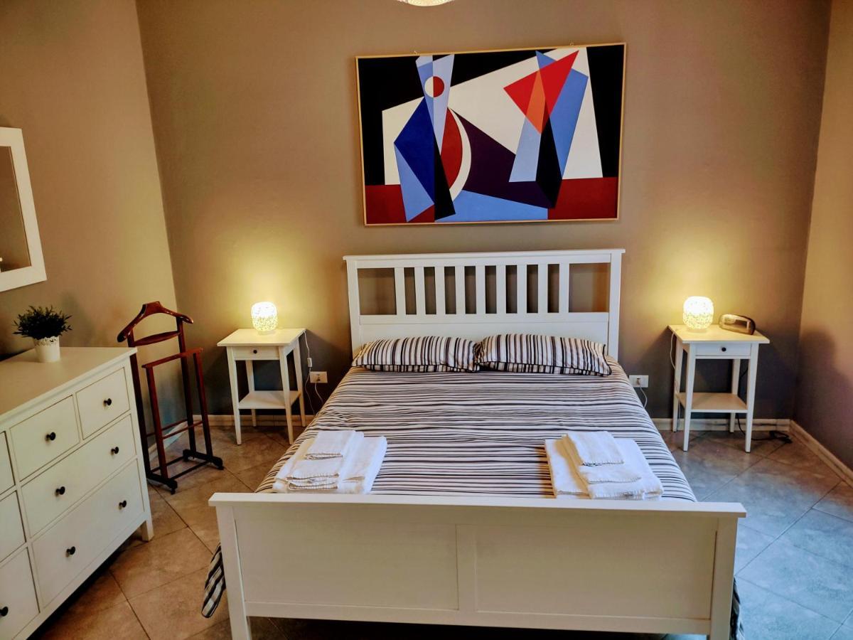 Central Apartment A Due Passi Dal Porto 팔레르모 외부 사진
