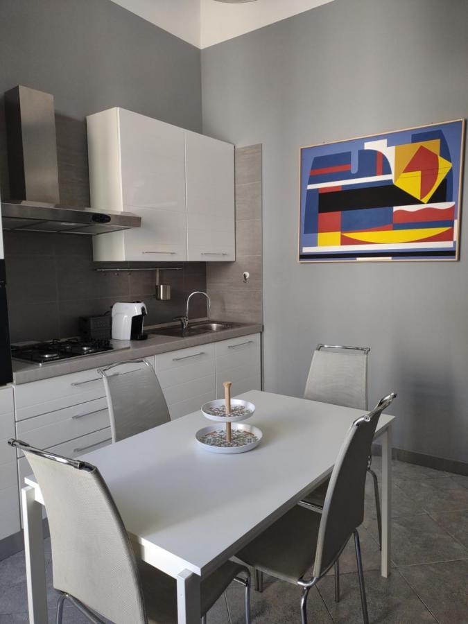 Central Apartment A Due Passi Dal Porto 팔레르모 외부 사진